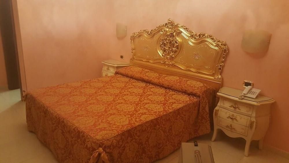 Hotel Riva Del Sole ポルト・チェザーレオ エクステリア 写真