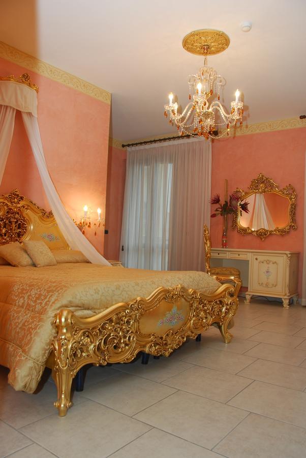 Hotel Riva Del Sole ポルト・チェザーレオ エクステリア 写真